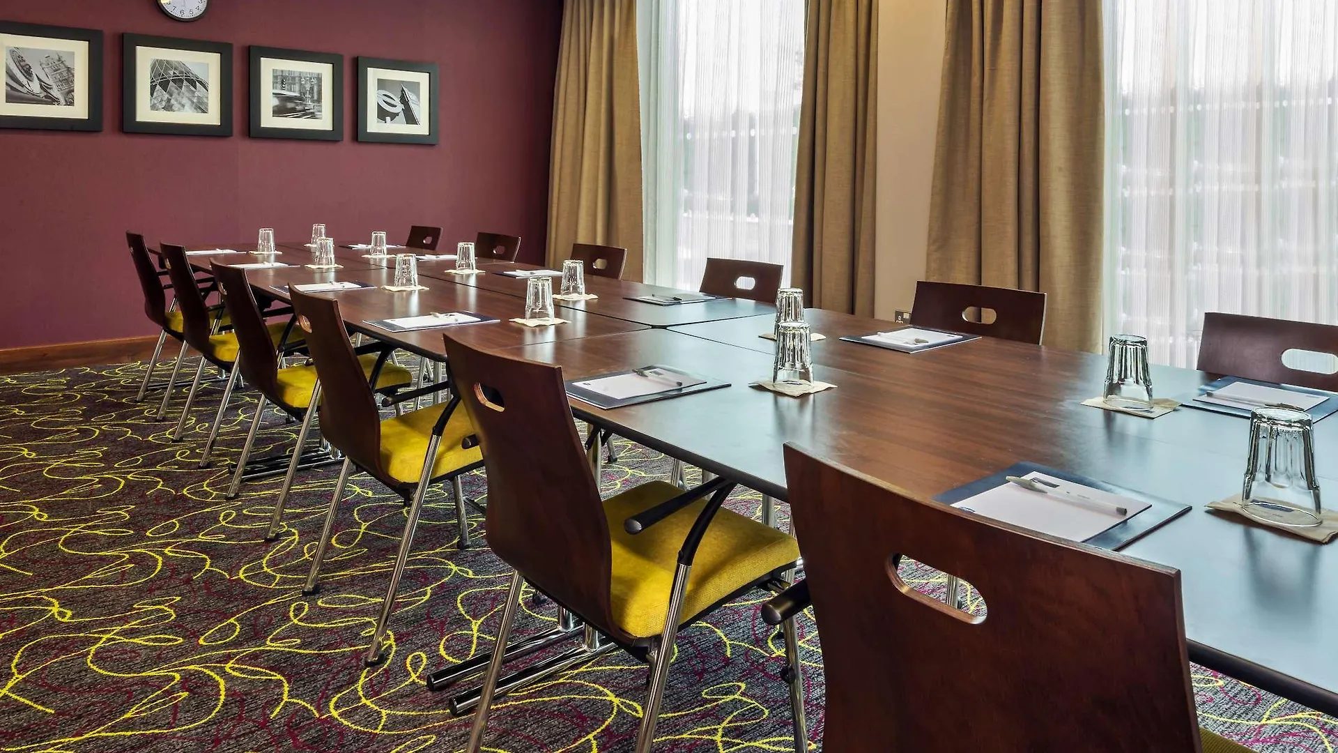 Hampton By Hilton Luton Airport Hotel