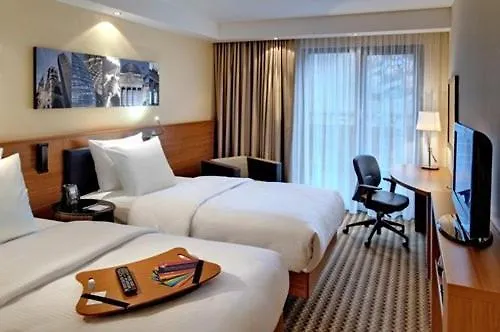 Hampton By Hilton Luton Airport Hotel
